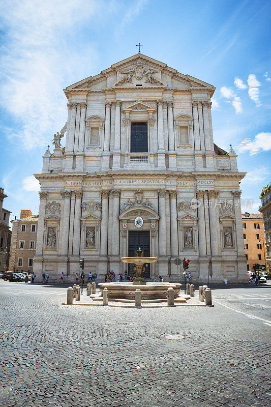 意大利罗马 Vidoni 广场的圣安德烈德拉瓦莱 (Sant'Andrea della Valle)